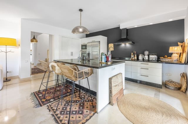 4 slaapkamer Villa te koop in Sotogrande Alto, San Roque met zwembad garage - € 1.275.000 (Ref: 9704536)