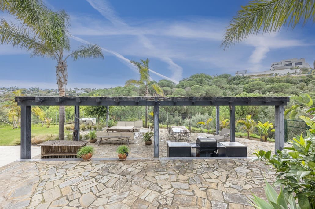 4 slaapkamer Villa te koop in Sotogrande met zwembad garage - € 1.275.000 (Ref: 9704536)