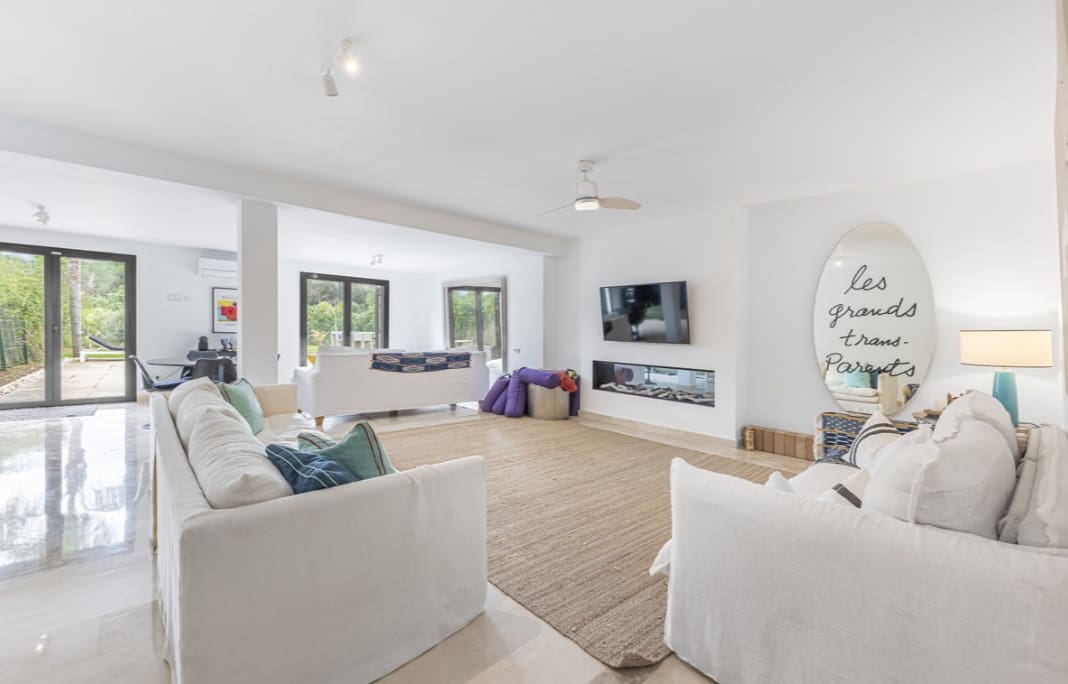 4 slaapkamer Villa te koop in Sotogrande met zwembad garage - € 1.275.000 (Ref: 9704536)