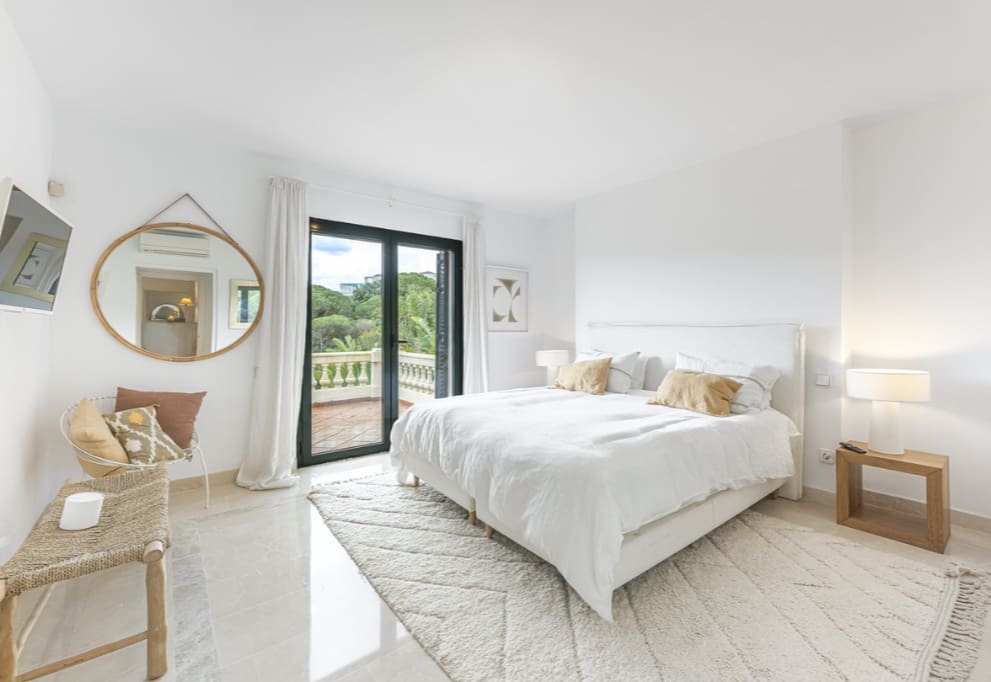 4 slaapkamer Villa te koop in Sotogrande met zwembad garage - € 1.275.000 (Ref: 9704536)