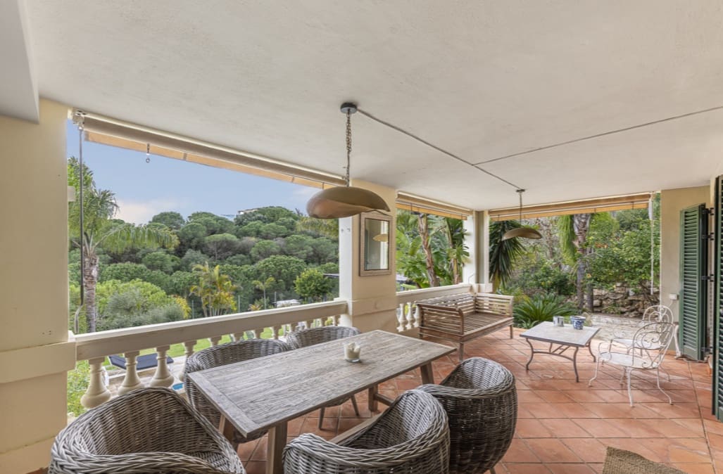 4 slaapkamer Villa te koop in Sotogrande met zwembad garage - € 1.275.000 (Ref: 9704536)