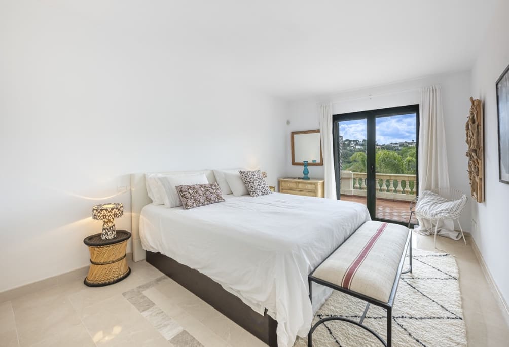 4 soveværelse Villa til salg i Sotogrande med swimmingpool garage - € 1.190.000 (Ref: 9704536)