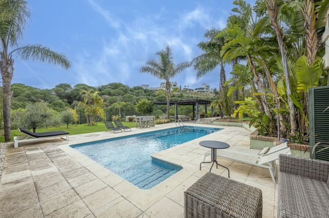 Chalet de 4 habitaciones en Sotogrande Alto, San Roque en venta con piscina garaje - 1.190.000 € (Ref: 9704536)