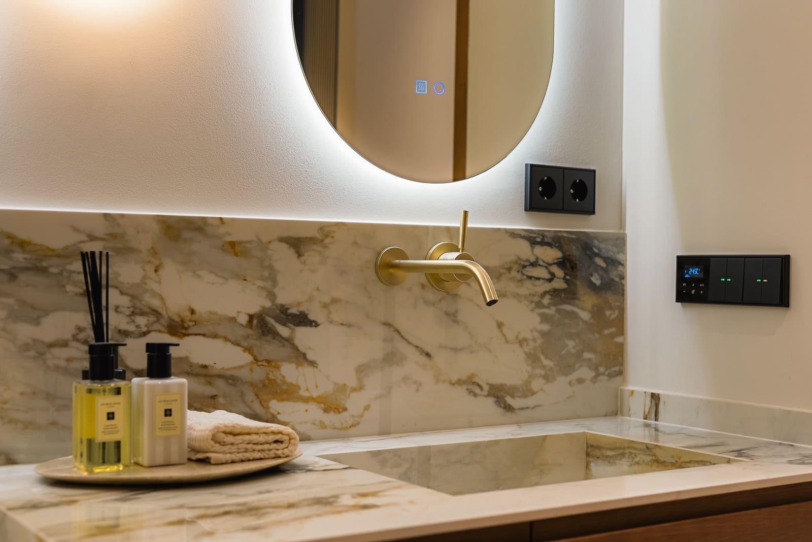 3 bedroom Apartment for sale in Golden Mile with pool - € 1,245,000 (Ref: 9711086)
