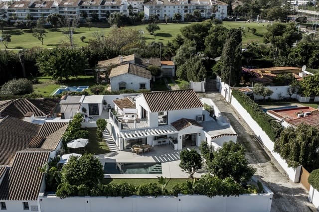 5 bedroom Villa for sale in Marbella with pool - € 2,500,000 (Ref: 9711087)