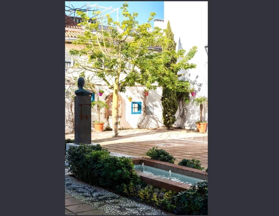 5 soveværelse Byhus til salg i Estepona - € 699.000 (Ref: 9711088)