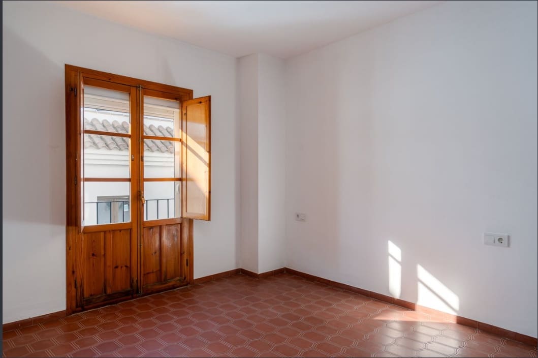 5 soveværelse Byhus til salg i Estepona - € 699.000 (Ref: 9711088)