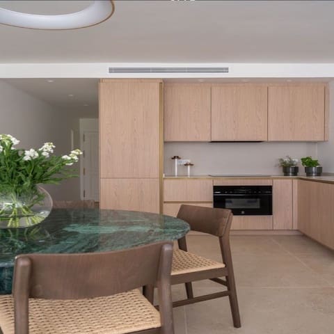 3 soverom Leilighet til salgs i Marbella med svømmebasseng garasje - € 645 000 (Ref: 9744081)