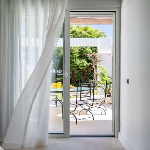 3 soverom Leilighet til salgs i Marbella med svømmebasseng garasje - € 645 000 (Ref: 9744081)