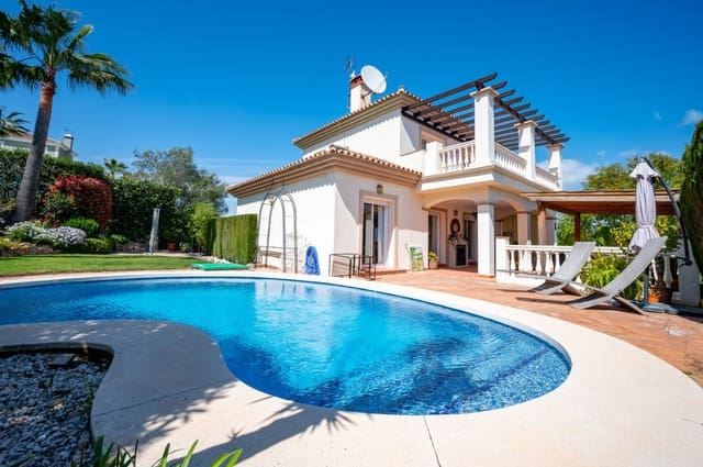 Chalet de 3 habitaciones en Coín en venta con piscina garaje - 585.000 € (Ref: 9745239)