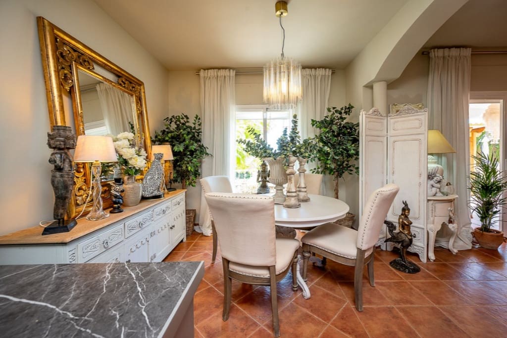 Chalet de 3 habitaciones en Coín en venta con piscina garaje - 585.000 € (Ref: 9745239)