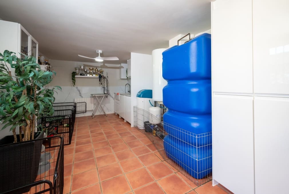 Chalet de 3 habitaciones en Coín en venta con piscina garaje - 585.000 € (Ref: 9745239)