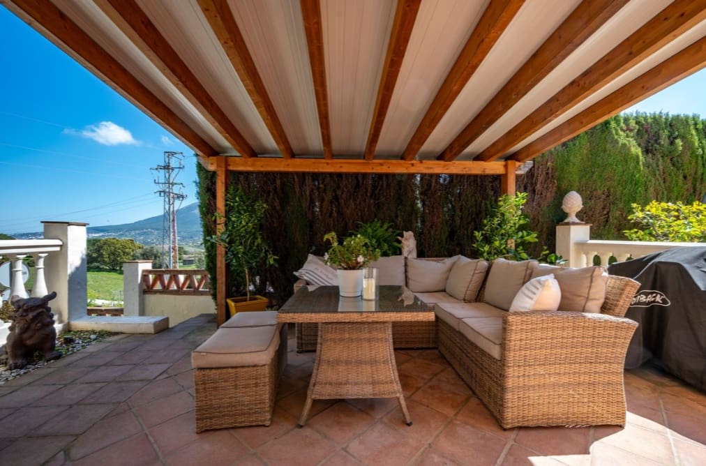 Chalet de 3 habitaciones en Coín en venta con piscina garaje - 585.000 € (Ref: 9745239)