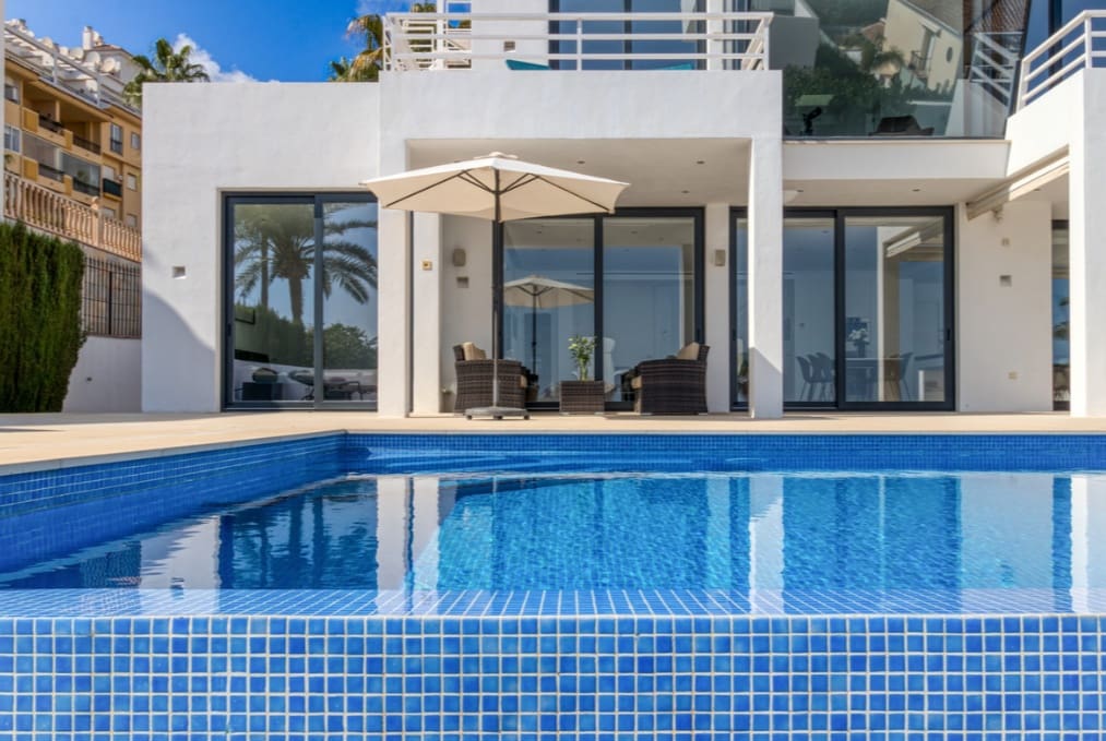 Chalet de 4 habitaciones en Mijas Costa en venta con piscina garaje - 2.395.000 € (Ref: 9745240)