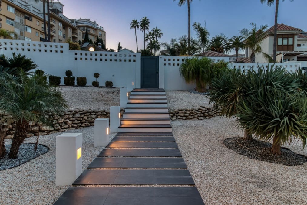 Chalet de 4 habitaciones en Mijas Costa en venta con piscina garaje - 2.395.000 € (Ref: 9745240)