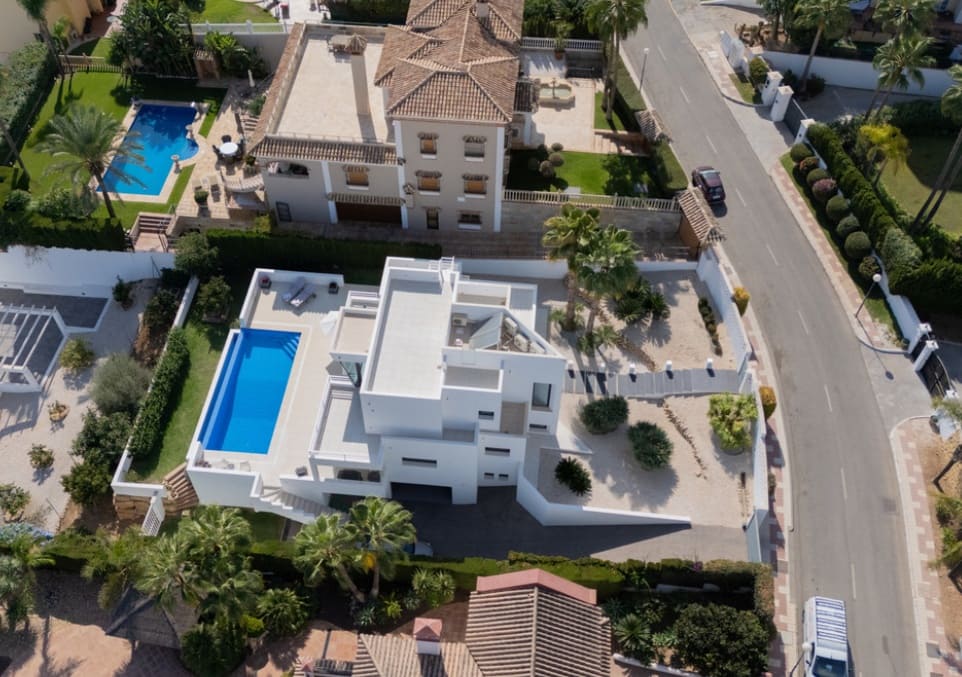 Chalet de 4 habitaciones en Mijas Costa en venta con piscina garaje - 2.395.000 € (Ref: 9745240)
