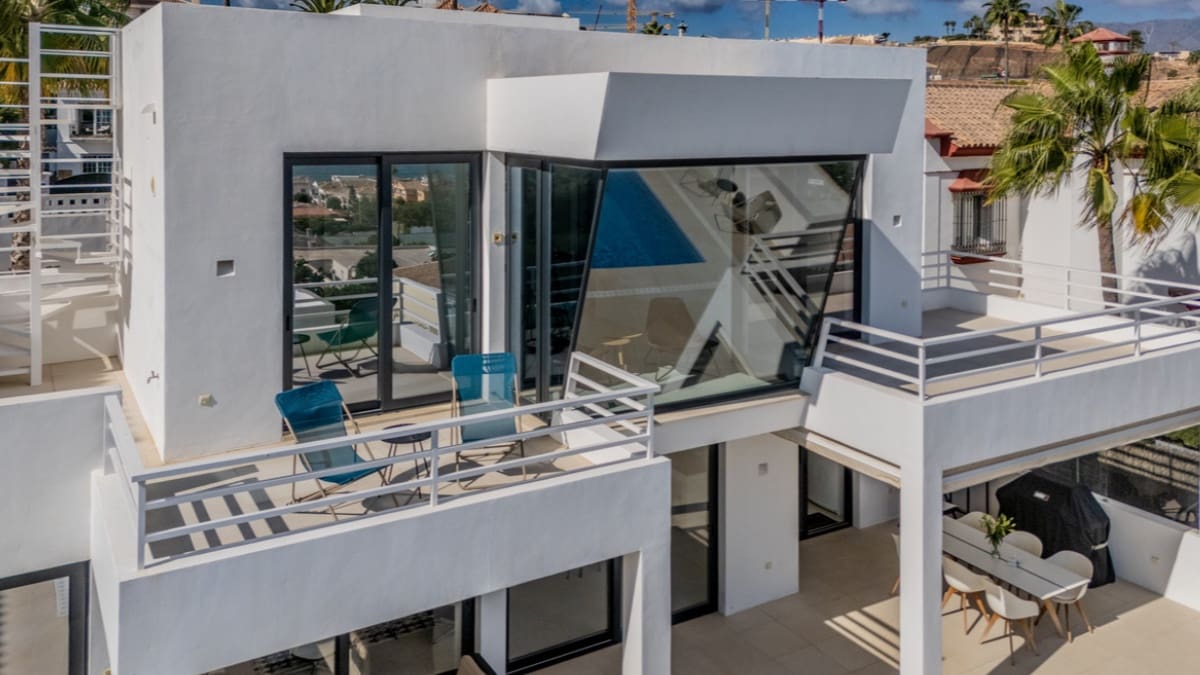 Chalet de 4 habitaciones en Mijas Costa en venta con piscina garaje - 2.395.000 € (Ref: 9745240)