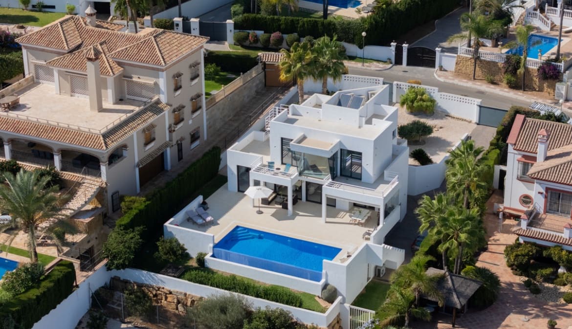 Chalet de 4 habitaciones en Mijas Costa en venta con piscina garaje - 2.395.000 € (Ref: 9745240)