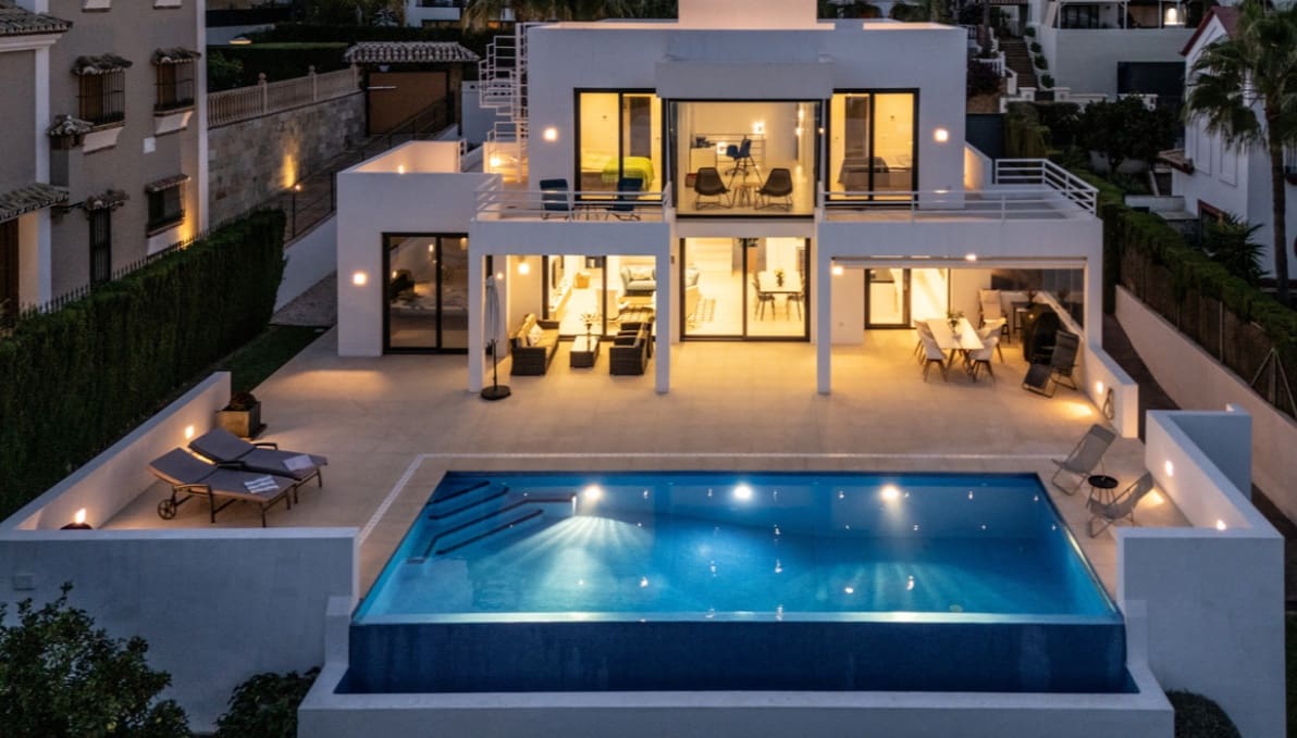 Chalet de 4 habitaciones en Mijas Costa en venta con piscina garaje - 2.395.000 € (Ref: 9745240)