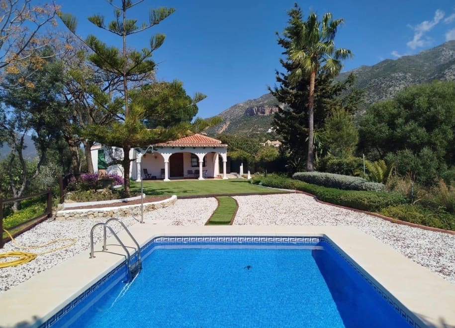 2 soverom Villa til salgs i Marbella med svømmebasseng garasje - € 650 000 (Ref: 9745241)
