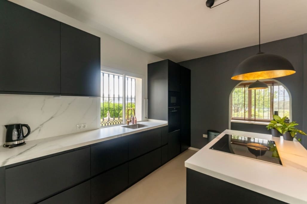 4 bedroom Villa for sale in Alhaurin el Grande with pool garage - € 595,000 (Ref: 9745243)