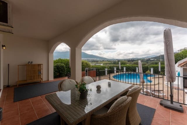 4 soverom Villa til salgs i Alhaurín el Grande med svømmebasseng garasje - € 595 000 (Ref: 9745243)