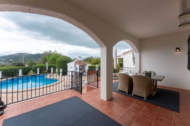 4 soverom Villa til salgs i Alhaurín el Grande med svømmebasseng garasje - € 595 000 (Ref: 9745243)