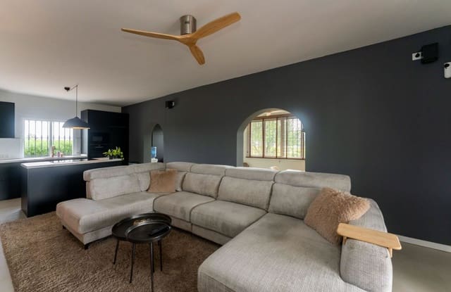 4 soverom Villa til salgs i Alhaurín el Grande med svømmebasseng garasje - € 595 000 (Ref: 9745243)