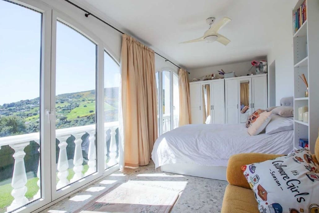 4 makuuhuone Huvila myytävänä paikassa Estepona mukana uima-altaan 
autotalli - 765 000 € (Ref: 9745244)