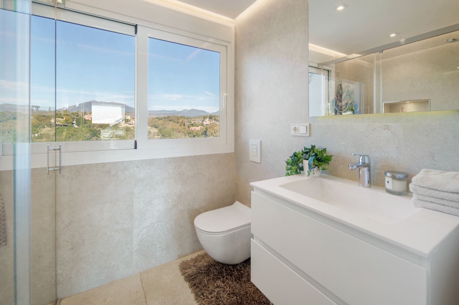 Ático de 3 habitaciones en Golden Mile en venta con piscina - 2.495.000 € (Ref: 9747715)