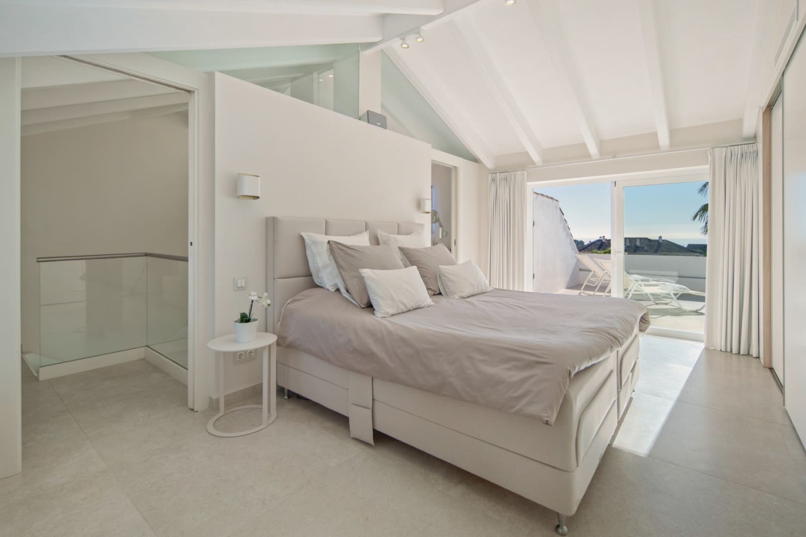 Ático de 3 habitaciones en Golden Mile en venta con piscina - 2.495.000 € (Ref: 9747715)