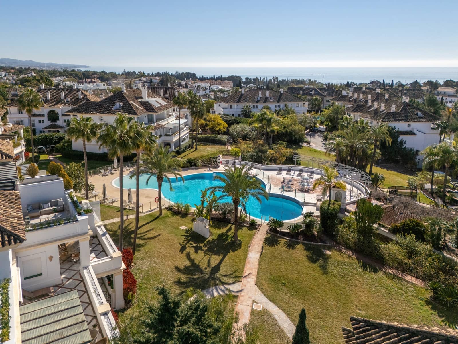 Ático de 3 habitaciones en Golden Mile en venta con piscina - 2.495.000 € (Ref: 9747715)