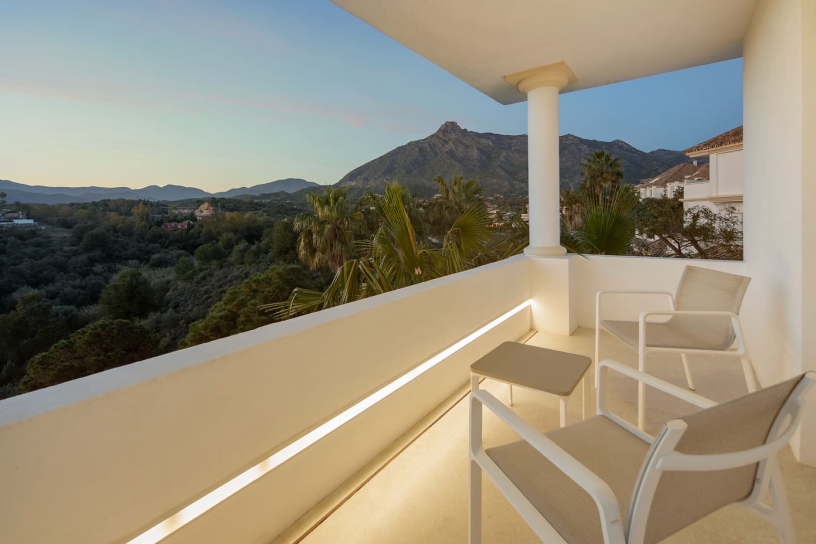 3 soveværelse Penthouse til salg i Golden Mile med swimmingpool - € 2.495.000 (Ref: 9747715)