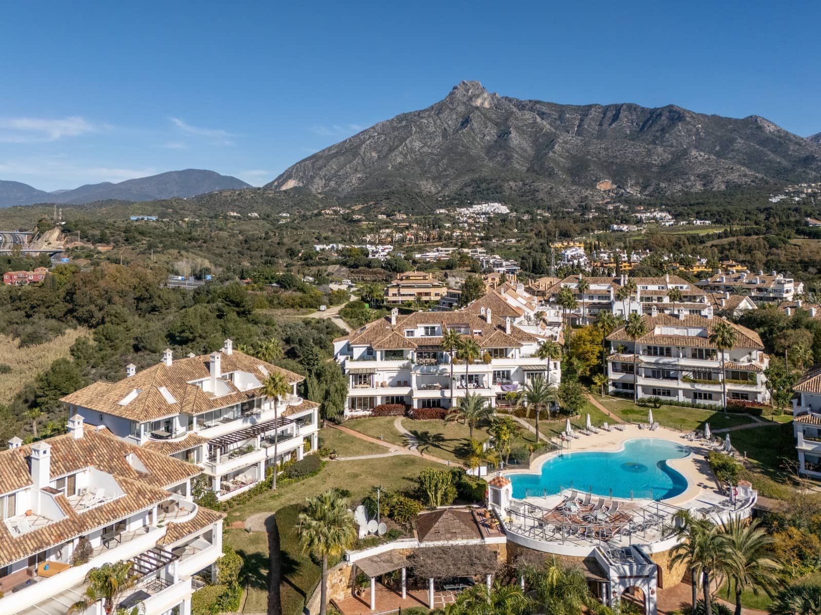 3 soveværelse Penthouse til salg i Golden Mile med swimmingpool - € 2.495.000 (Ref: 9747715)