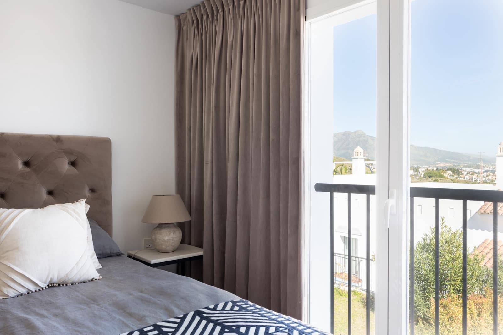 3 slaapkamer Penthouse te koop in El Paraiso met garage - € 750.000 (Ref: 9763542)