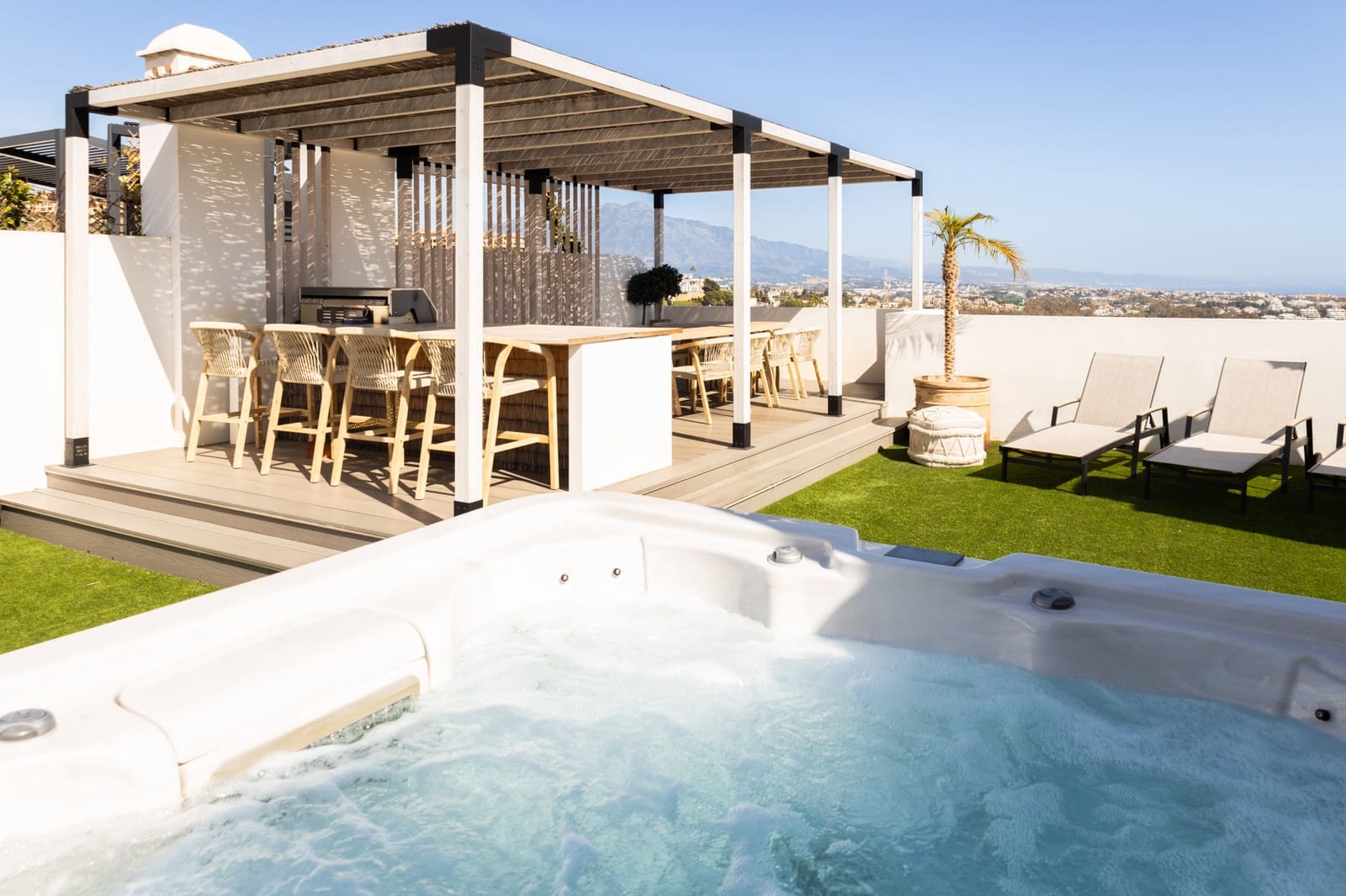 3 slaapkamer Penthouse te koop in El Paraiso met garage - € 750.000 (Ref: 9763542)