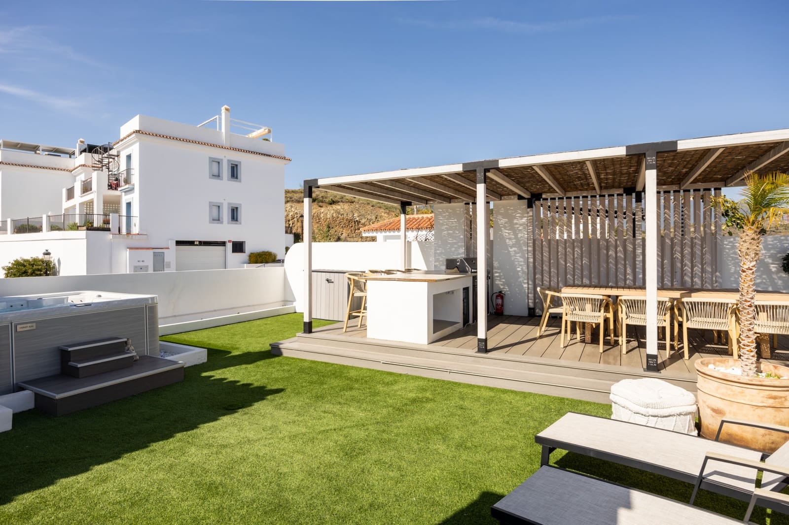3 sovrum Takvåning till salu i El Paraiso med garage - 750 000 € (Ref: 9763542)
