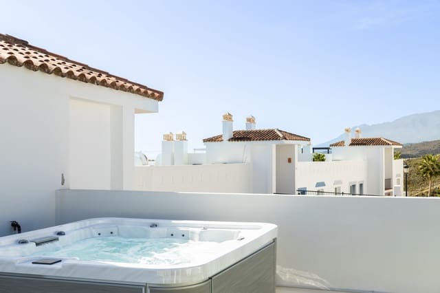 3 sovrum Takvåning till salu i El Paraiso, Estepona med garage - 750 000 € (Ref: 9763542)