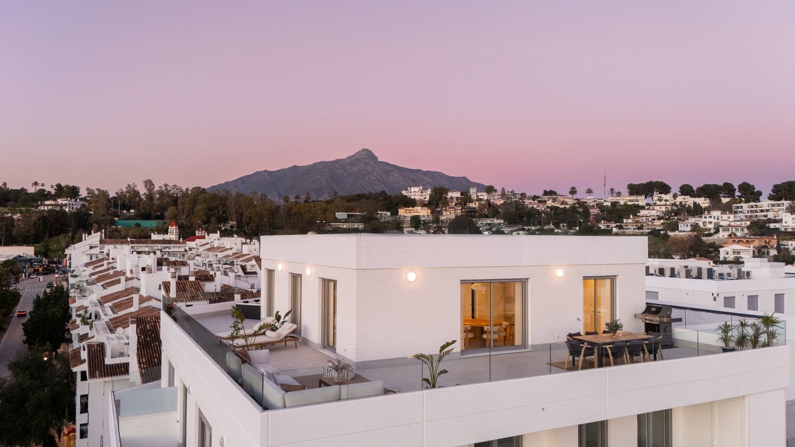 4 chambre Penthouse à vendre à Marbella avec piscine garage - 995 000 € (Ref: 9763543)