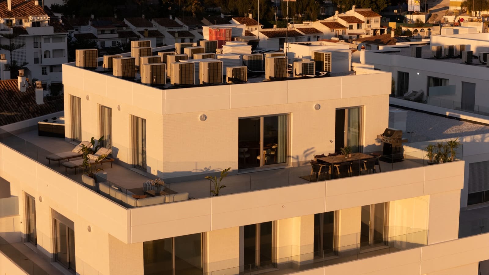 4 chambre Penthouse à vendre à Marbella avec piscine garage - 995 000 € (Ref: 9763543)