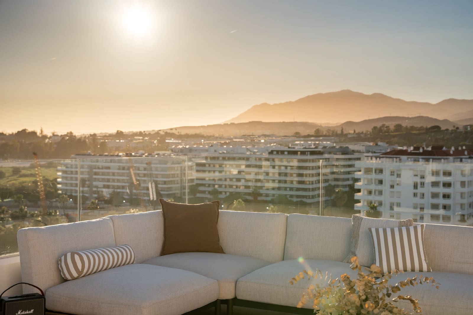4 Zimmer Penthouse zu verkaufen in Marbella mit Pool Garage - 995.000 € (Ref: 9763543)