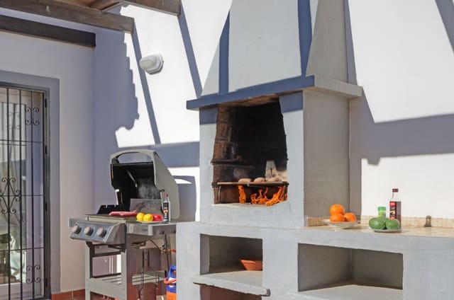 4 soveværelse Villa til salg i Mijas Costa, Mijas med swimmingpool garage - € 1.300.000 (Ref: 9763547)