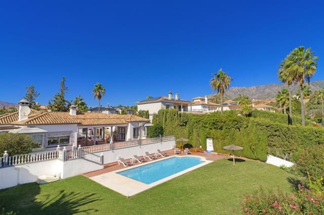 4 soveværelse Villa til salg i Mijas Costa, Mijas med swimmingpool garage - € 1.300.000 (Ref: 9763547)