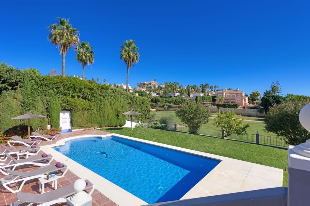 4 bedroom Villa for sale in Mijas Costa with pool garage - € 1,300,000 (Ref: 9763547)