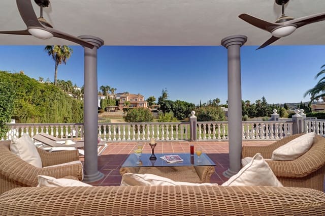 4 soveværelse Villa til salg i Mijas Costa, Mijas med swimmingpool garage - € 1.300.000 (Ref: 9763547)