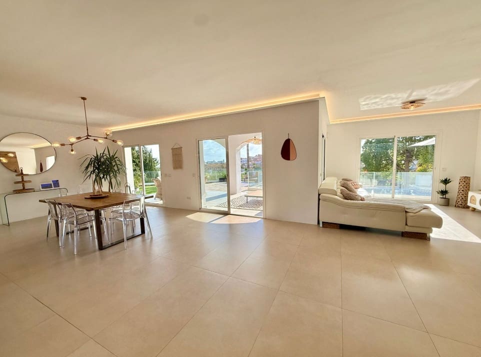 3 chambre Villa/Maison à vendre à Mijas Costa avec piscine garage - 1 320 000 € (Ref: 9763550)