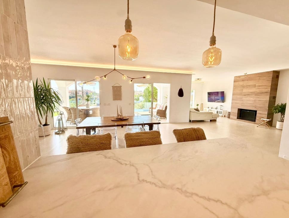 3 chambre Villa/Maison à vendre à Mijas Costa avec piscine garage - 1 320 000 € (Ref: 9763550)