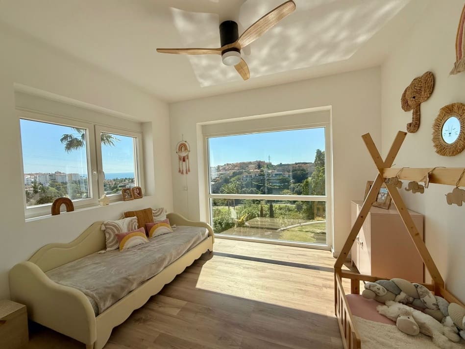 3 chambre Villa/Maison à vendre à Mijas Costa avec piscine garage - 1 320 000 € (Ref: 9763550)