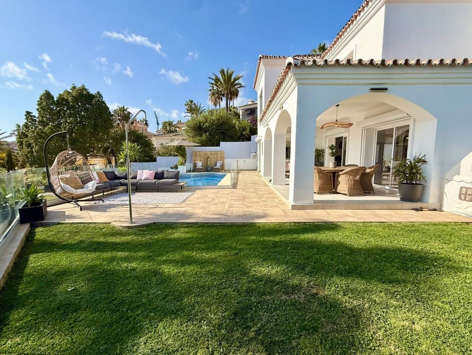 3 chambre Villa/Maison à vendre à Mijas Costa avec piscine garage - 1 320 000 € (Ref: 9763550)
