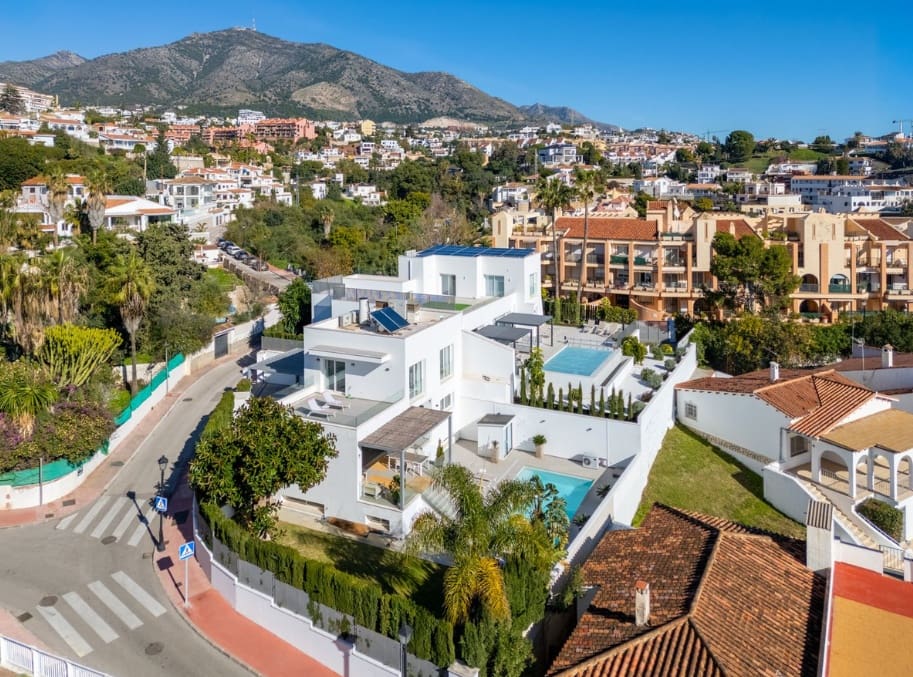 Chalet de 5 habitaciones en Fuengirola en venta con piscina garaje - 1.380.000 € (Ref: 9770355)